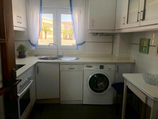 Gatu Premium Villa Isabel Terraza,Parking,1ºlinea Playa,Wifi,Vista Al Mar , Preferente Mayores De 25 Anos Y Familias Cádiz Eksteriør bilde
