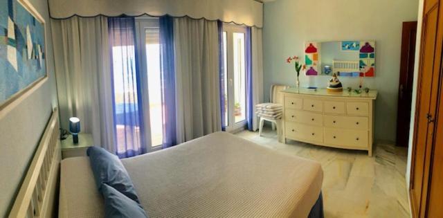 Gatu Premium Villa Isabel Terraza,Parking,1ºlinea Playa,Wifi,Vista Al Mar , Preferente Mayores De 25 Anos Y Familias Cádiz Eksteriør bilde